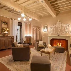 https://residenza-fabroni.it-tuscanyhotel.com