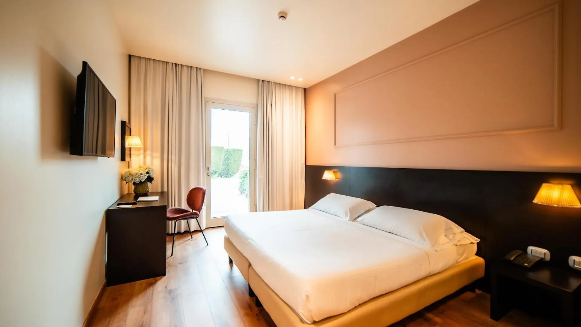 Hotel Capolago 4*,